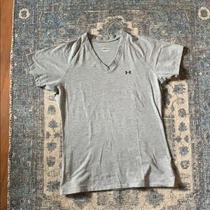 Under armor work out shirt.